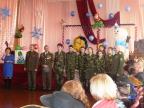 Ветераны-пограничники поздравляют своих подопечных из школы-интерната с Новым годом